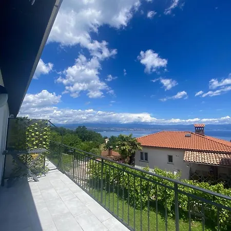 Apartment Ema Lovran