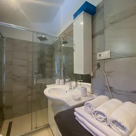 Ema لوفغان
